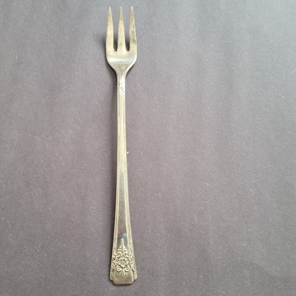 Vintage Wm A Rogers IS Silver Plate Seafood Fork With Ornate Floral Design